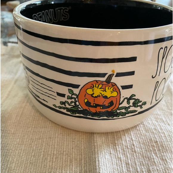 NWT Rae Dunn X Peanuts “SPOOKED POOCH” Soup size Mug - Picture 2 of 9